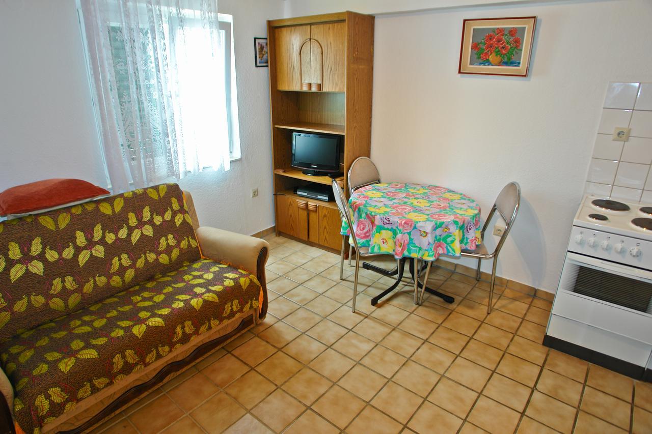 Apartment Jole Razanj Exterior photo